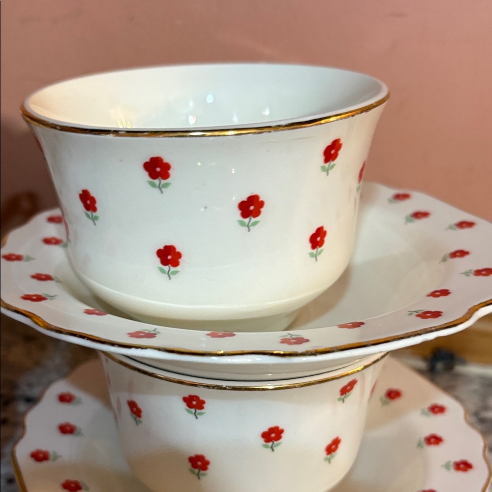 Charming Red Floral White Mug Set the 8 pieces - Picture 2 of 7
